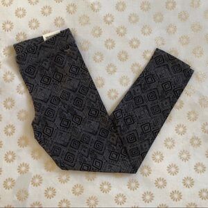PINK Victoria's Secret Charcoal Gray Geometric Leggings